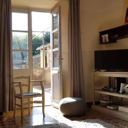 St Jean Du Gard : Spacious Apartment With Use Of Pool Saint-Jean-du-Gard Extérieur photo