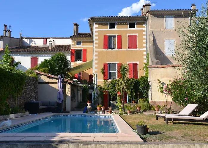 St Jean Du Gard : Spacious Apartment With Use Of Pool